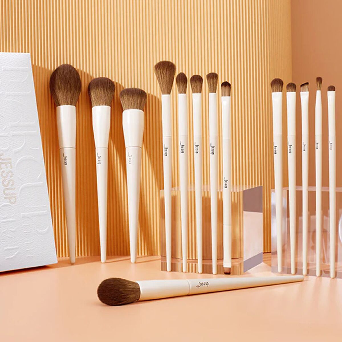 Luxury Light Gray Comprehensive Eye and Face Brush Set 14pcs