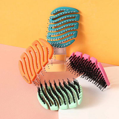 MILA NV GREEN – Pocket Hair Brush